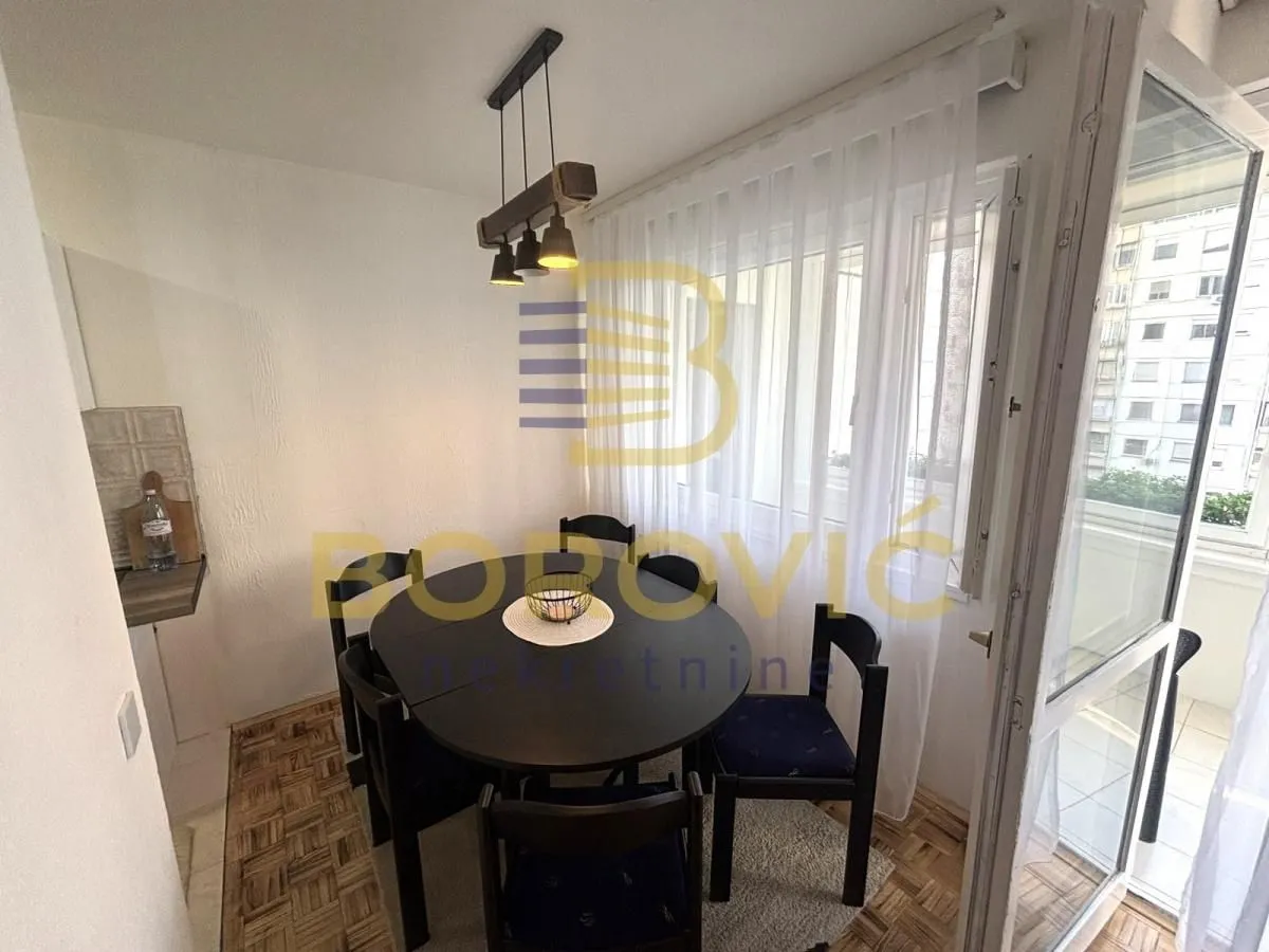 Izdavanje, dvosoban stan, 70m², Novi Beograd Blok 72, Novi Beograd Sve Podlokacije
