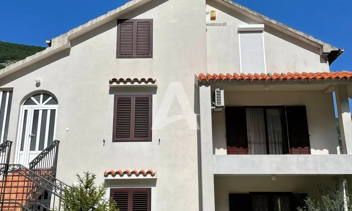 Prodaja, kuća, 300m², Škaljari, Kotor