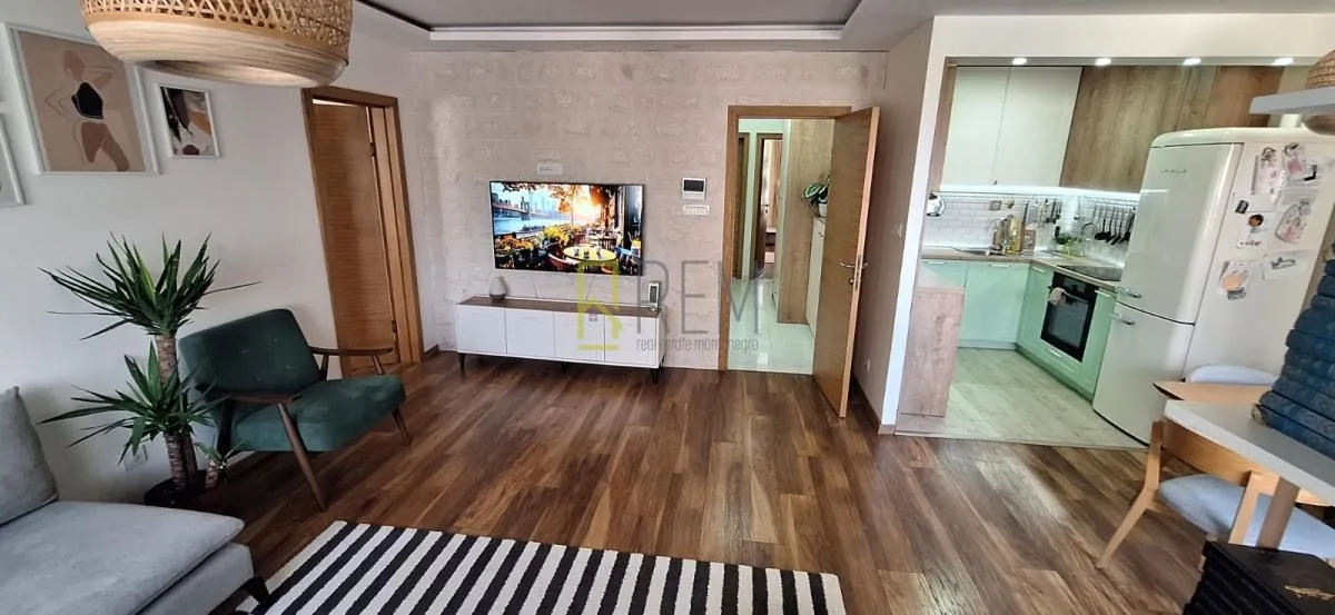 Prodaja, trosoban stan, 89m², Podgorica, Crna Gora