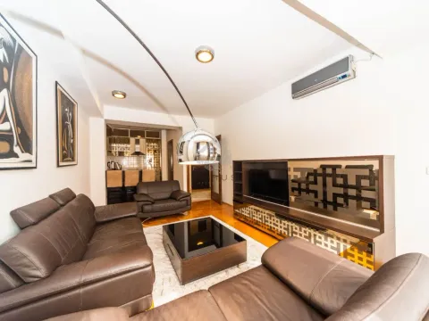 Izdavanje, jednosoban stan, 53m², City Kvart, Podgorica - image 4