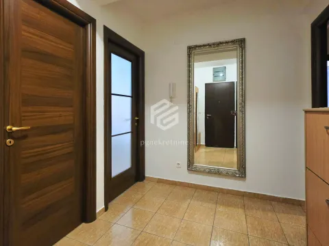 Rent, two bedroom apartment, 80m², City Kvart, Podgorica - image 13