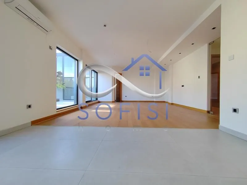 Prodaja, četvorosoban stan, 240m², Adamovićevo Naselje, Novi Sad Sve Podlokacije