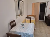 Izdavanje, garsonjera, 33m², Kumbor, Herceg Novi - image 4