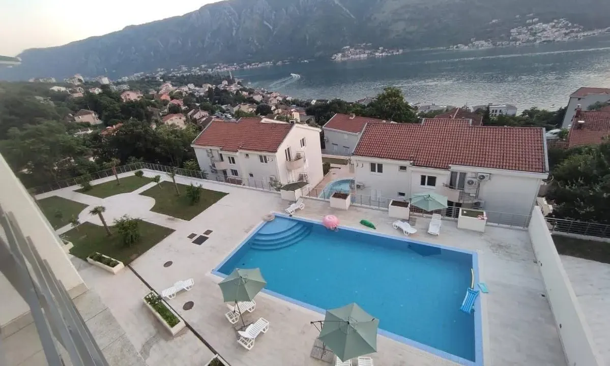 Prodaja, jednosoban stan, 52m², Dobrota, Kotor