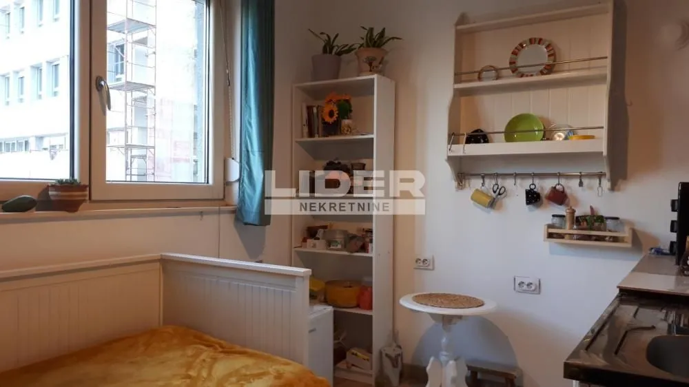 Rent, two bedroom apartment, 36m², Stari Grad, Beograd