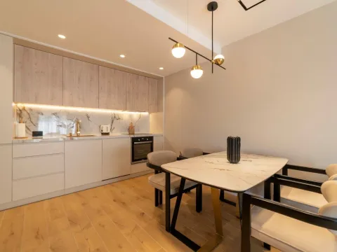 Izdavanje, trosoban stan, 85m², Donja Lastva, Tivat - image 7