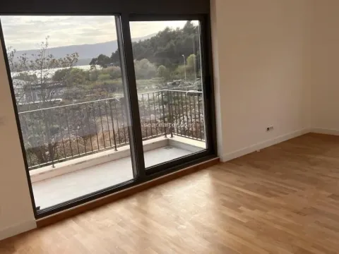 Prodaja, dvosoban stan, 72m², Tivat, Crna Gora - image 2
