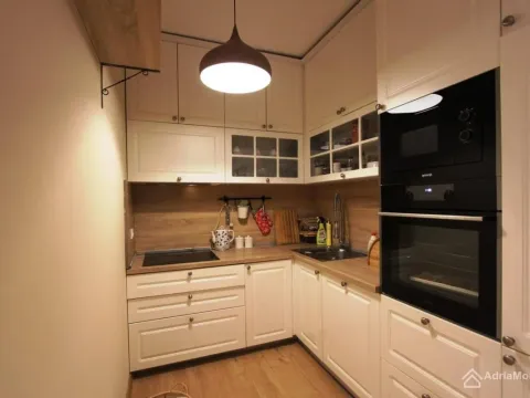 Prodaja, trosoban stan, 88m², Centar, Budva - image 2