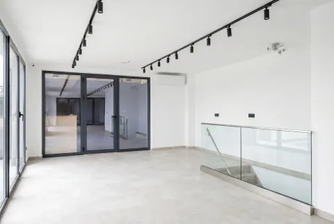 Rent, office space, 132m², Budva, Crna Gora - image 8