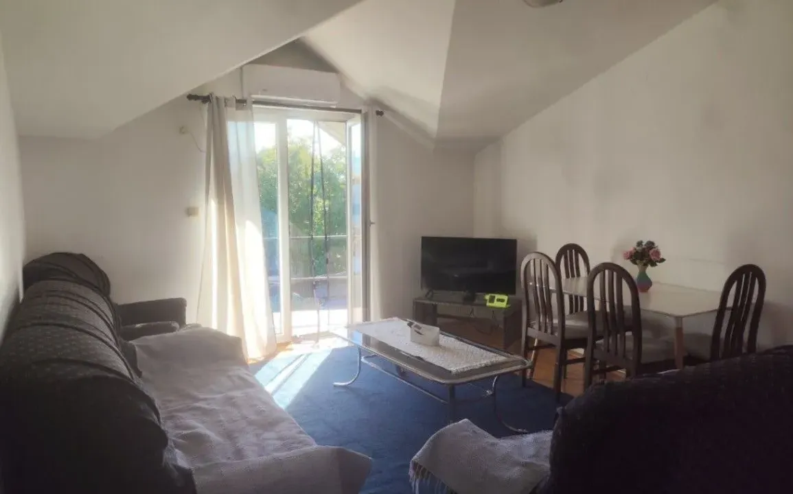 Izdavanje, dvosoban stan, 60m², Gornja Gorica, Podgorica