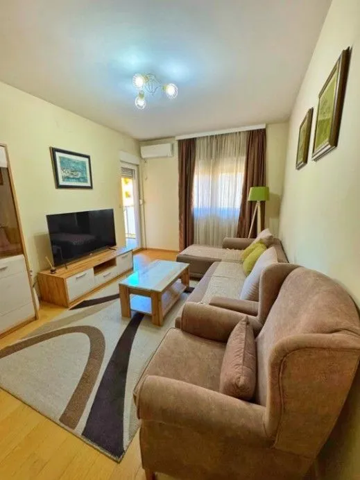 Izdavanje, jednosoban stan, 45m², City Kvart, Podgorica