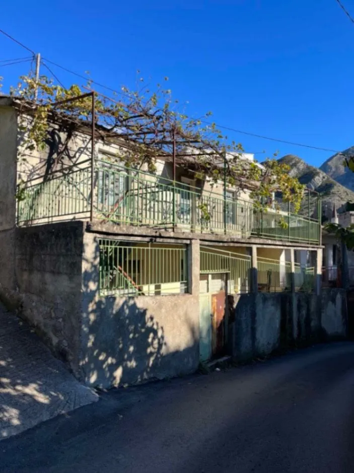 Prodaja, kuća, 200m², Bar, Crna Gora