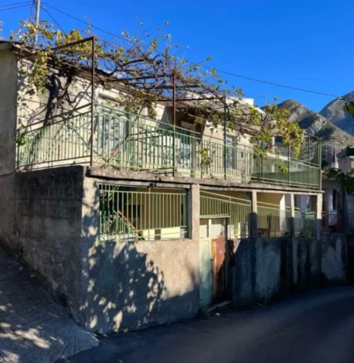 Prodaja, kuća, 200m², Bar, Crna Gora