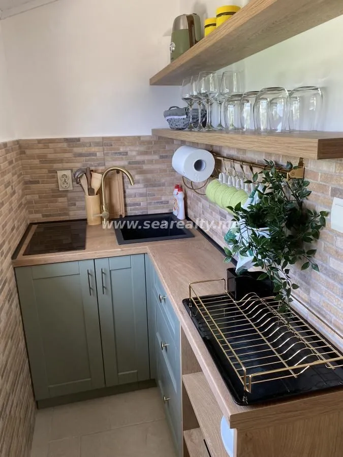 Izdavanje, kuća, 145m², Herceg Novi, Crna Gora