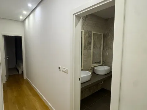 Izdavanje, dvosoban stan, 108m², Centar, Budva - image 15