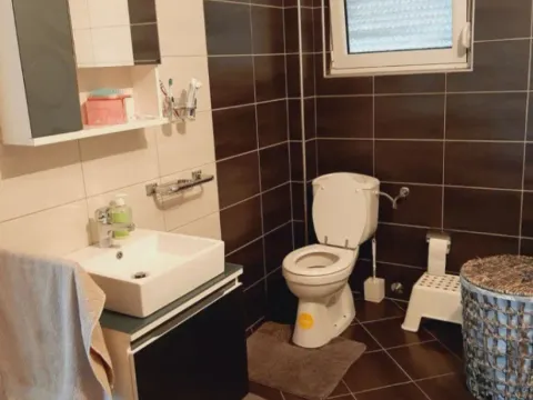 Izdavanje, kuća, 300m², Burtaiši, Bar - image 10