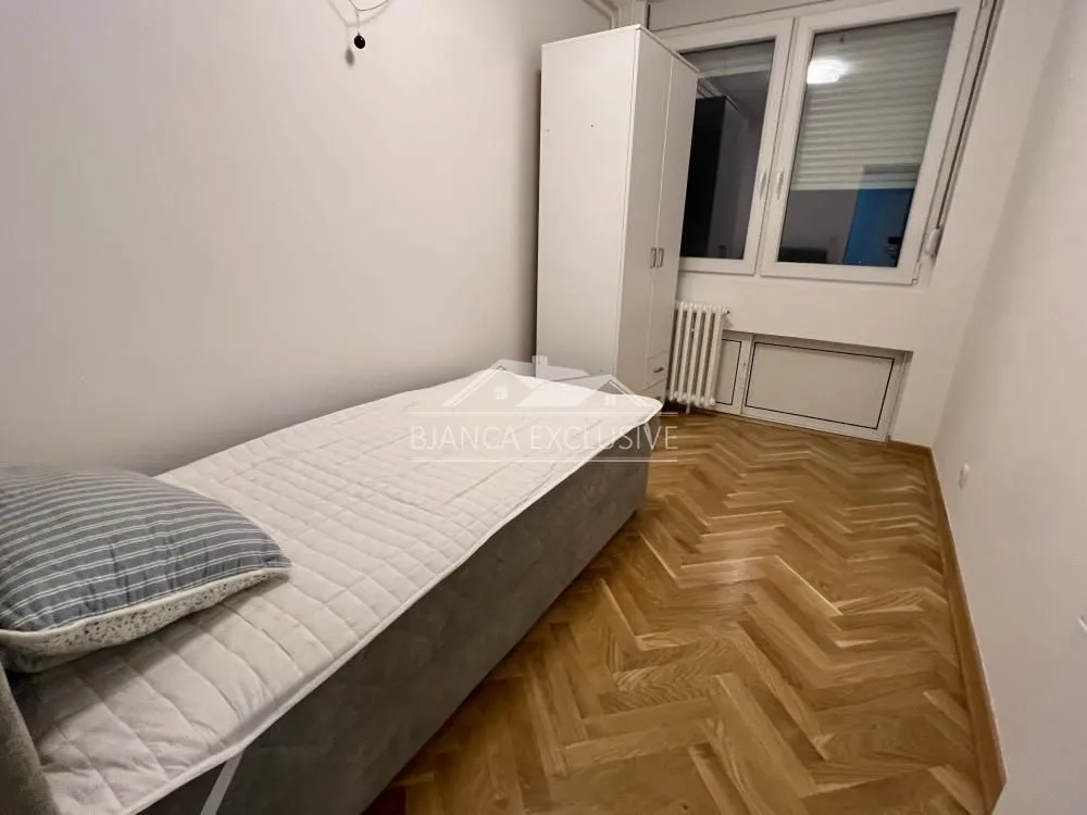 Sale, three bedroom apartment, 72m², Savski Venac, Beograd