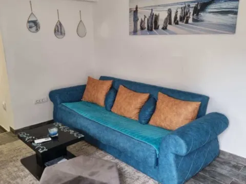 Izdavanje, kuća, 35m², Tološi, Podgorica - image 2