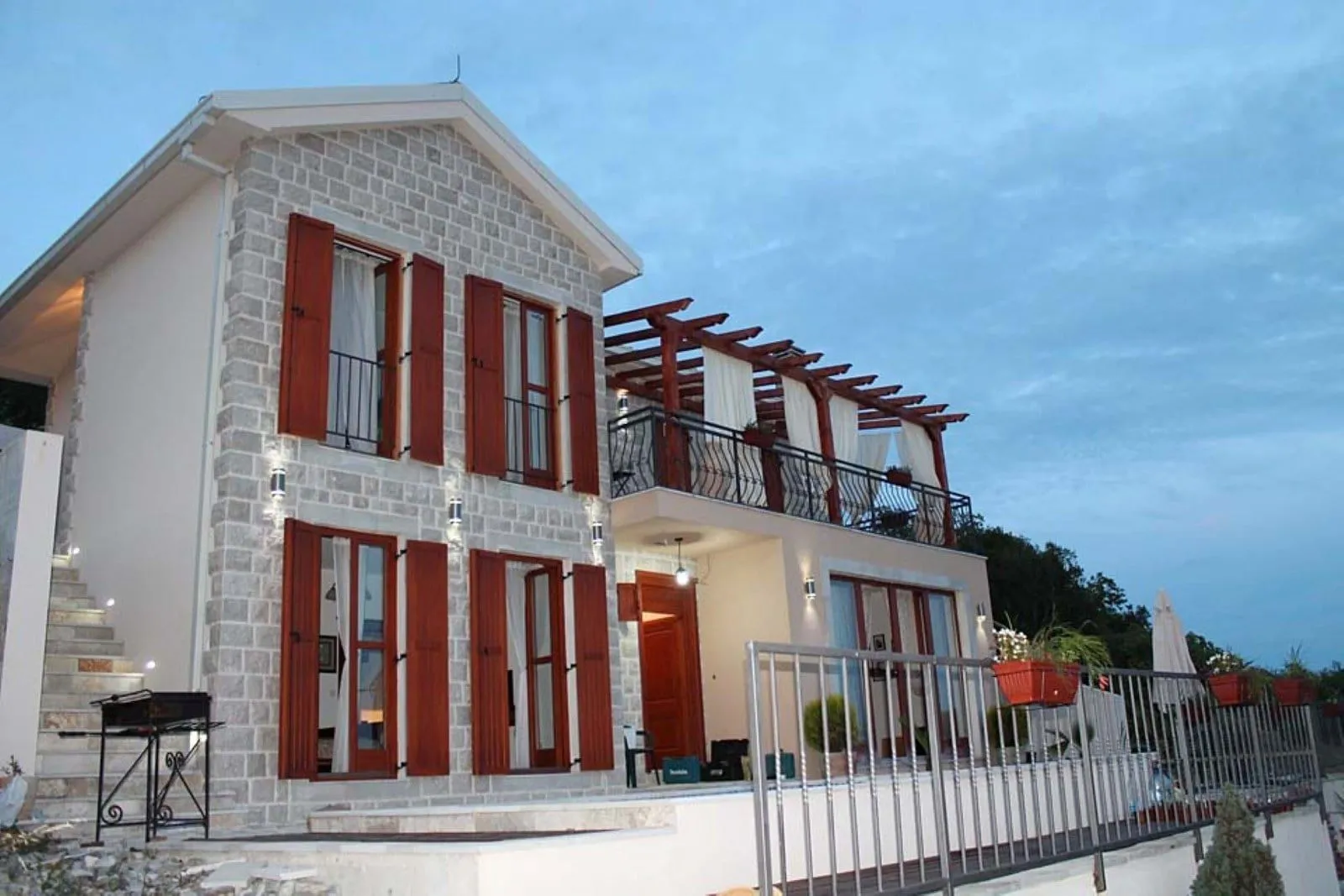 Sale, house, 210m², Zagora, Kotor