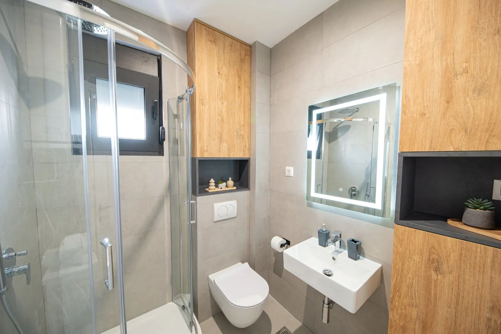 Izdavanje, jednosoban stan, 45m², Šušanj, Bar