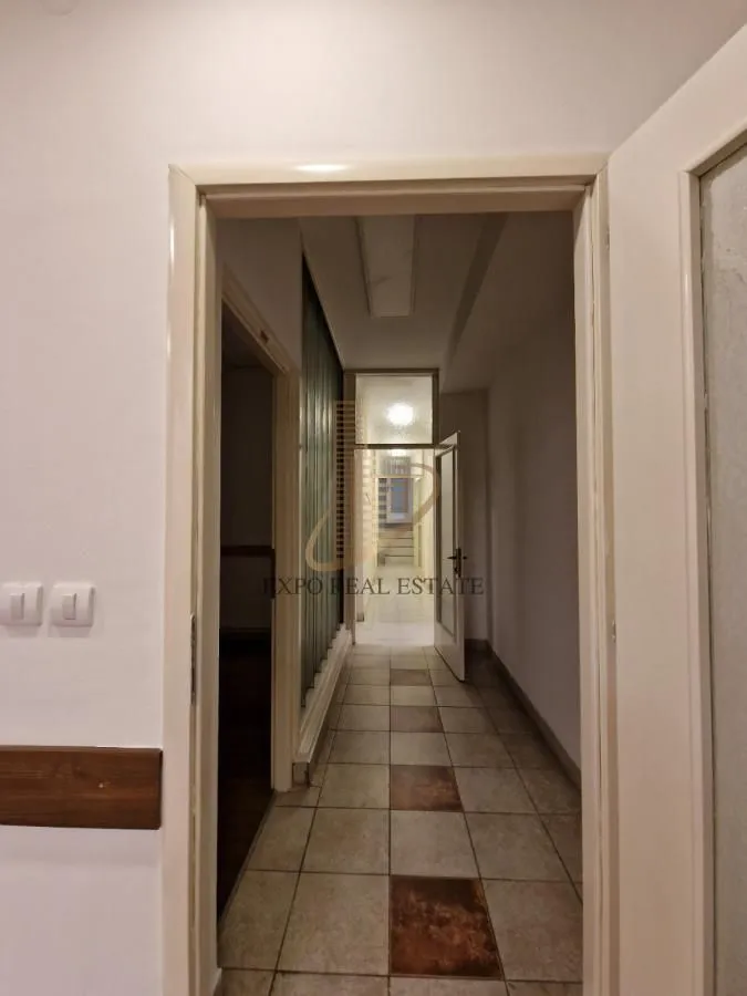 Sale, office space, 176m², Kosančićev Venac, Beograd