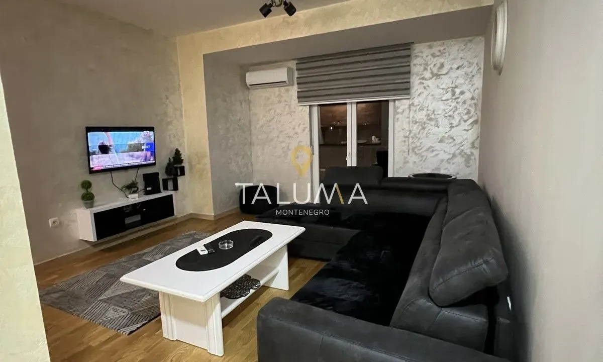 Izdavanje, jednosoban stan, 54m², Centar, Podgorica