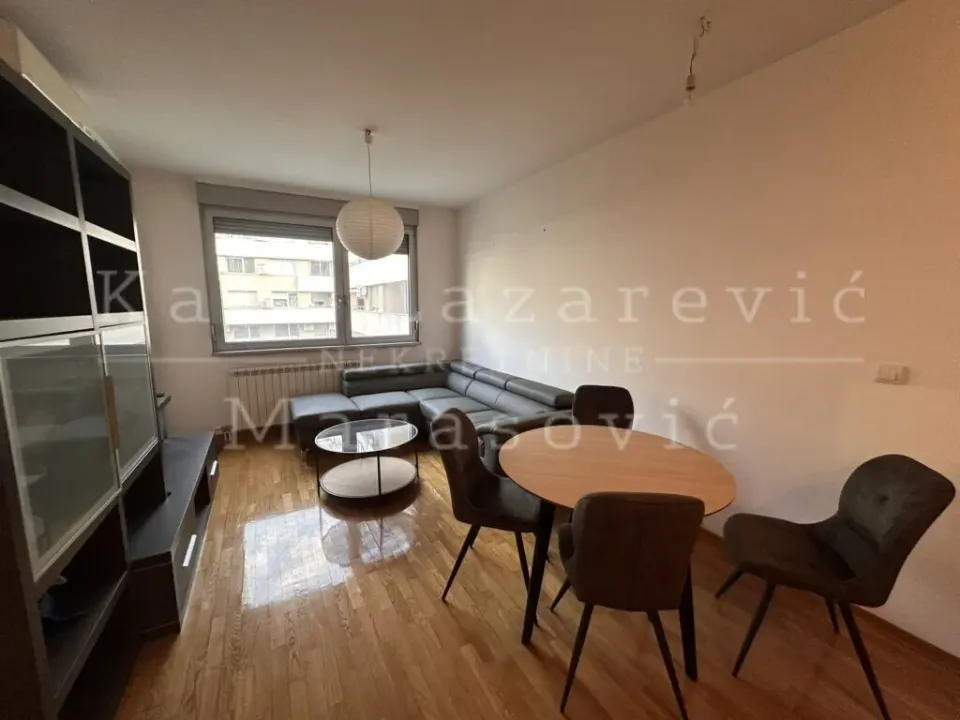 Prodaja, dvosoban stan, 40m², Kluz, Zvezdara Sve Podlokacije