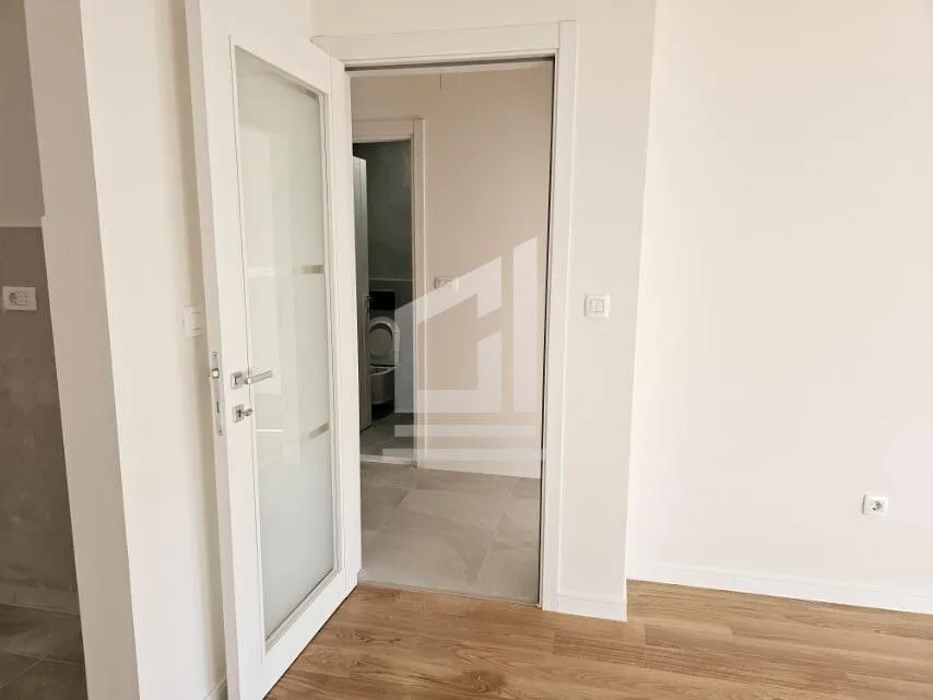 Izdavanje, jednosoban stan, 49m², Central Point, Podgorica