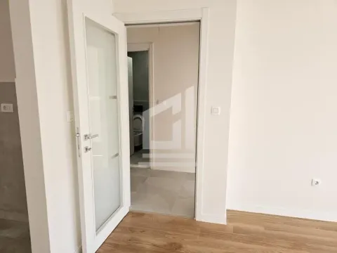 Izdavanje, jednosoban stan, 49m², Central Point, Podgorica - image 4