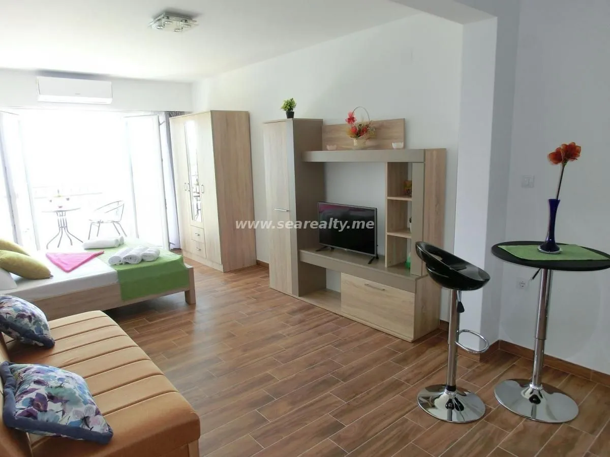 Rent, one bedroom apartment, 30m², Budva, Crna Gora