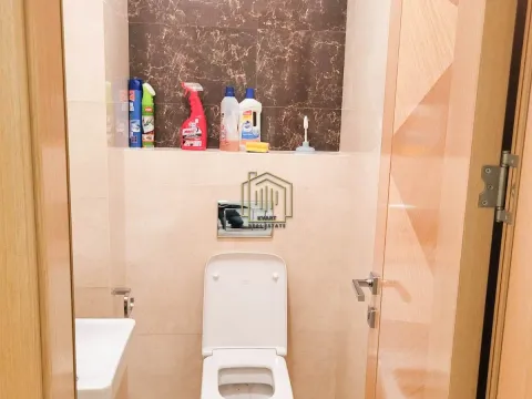 Izdavanje, trosoban stan, 95m², Momišići, Podgorica - image 8