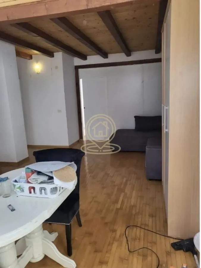 Rent, four bedroom apartment, 85m², Cvetni Trg, Vračar Sve Podlokacije