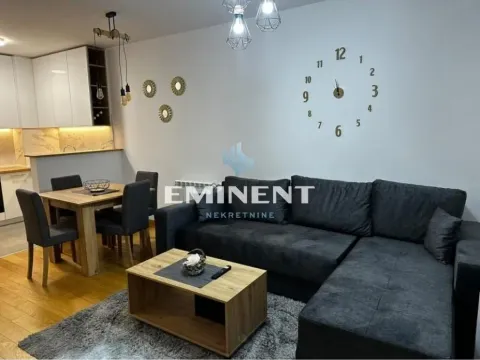 Izdavanje, dvosoban stan, 47m², Zemun Gornji Grad, Zemun Sve Podlokacije - image 1