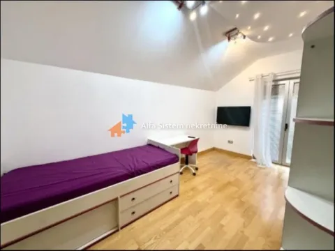 Rent, house, 200m², Surčin, Beograd - image 15