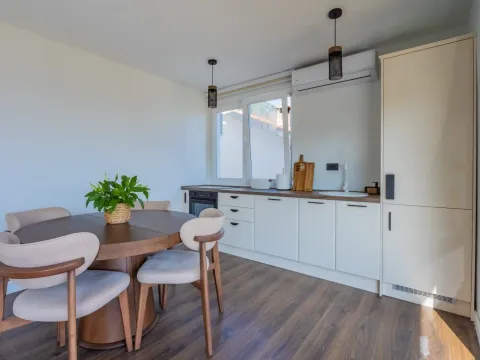 Rent, house, 300m², Markovići, Budva - image 11