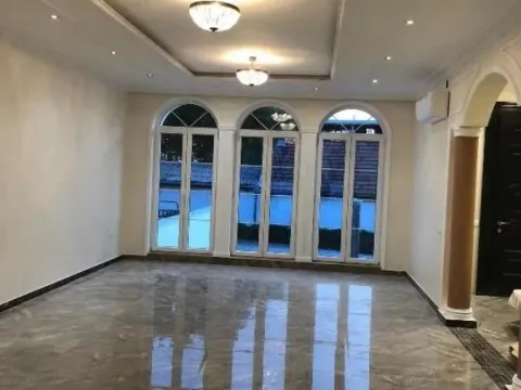 Izdavanje, kuća, 500m², Čukarica, Beograd - image 4