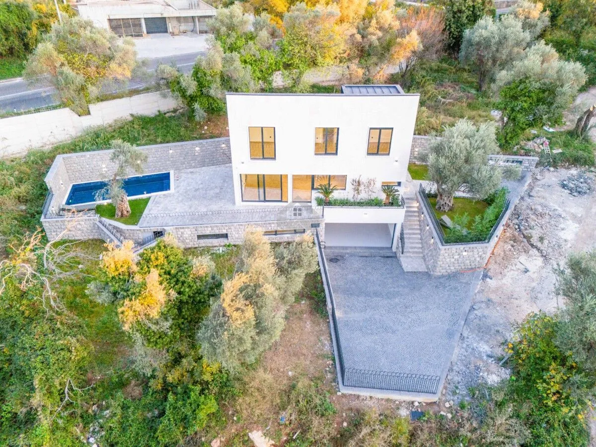 Sale, house, 240m², Kamenovo, Budva