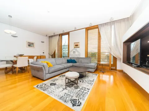 Izdavanje, dvosoban stan, 105m², Podgorica, Crna Gora - image 1