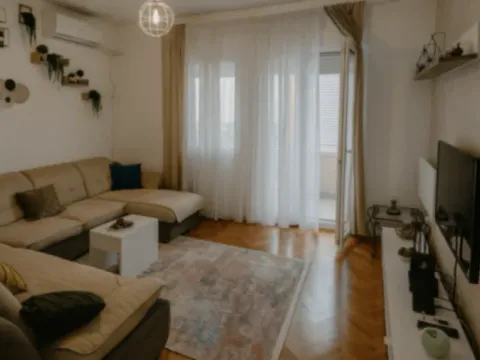 Izdavanje, jednosoban stan, 56m², Centar, Cetinje - image 10