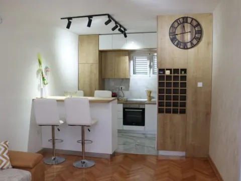 Rent, house, 200m², Kuti, Herceg Novi - image 6