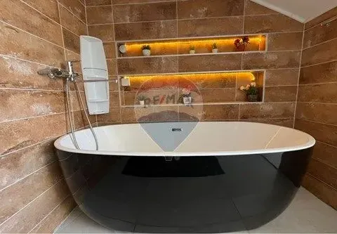 Izdavanje, četvorosoban stan, 136m², Pobrežje, Podgorica - image 2