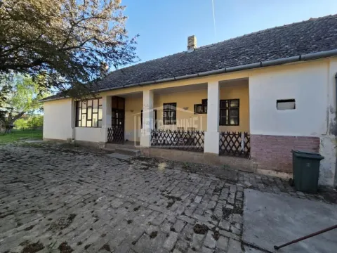 Prodaja, kuća, 250m², Bajmok, Subotica - image 2