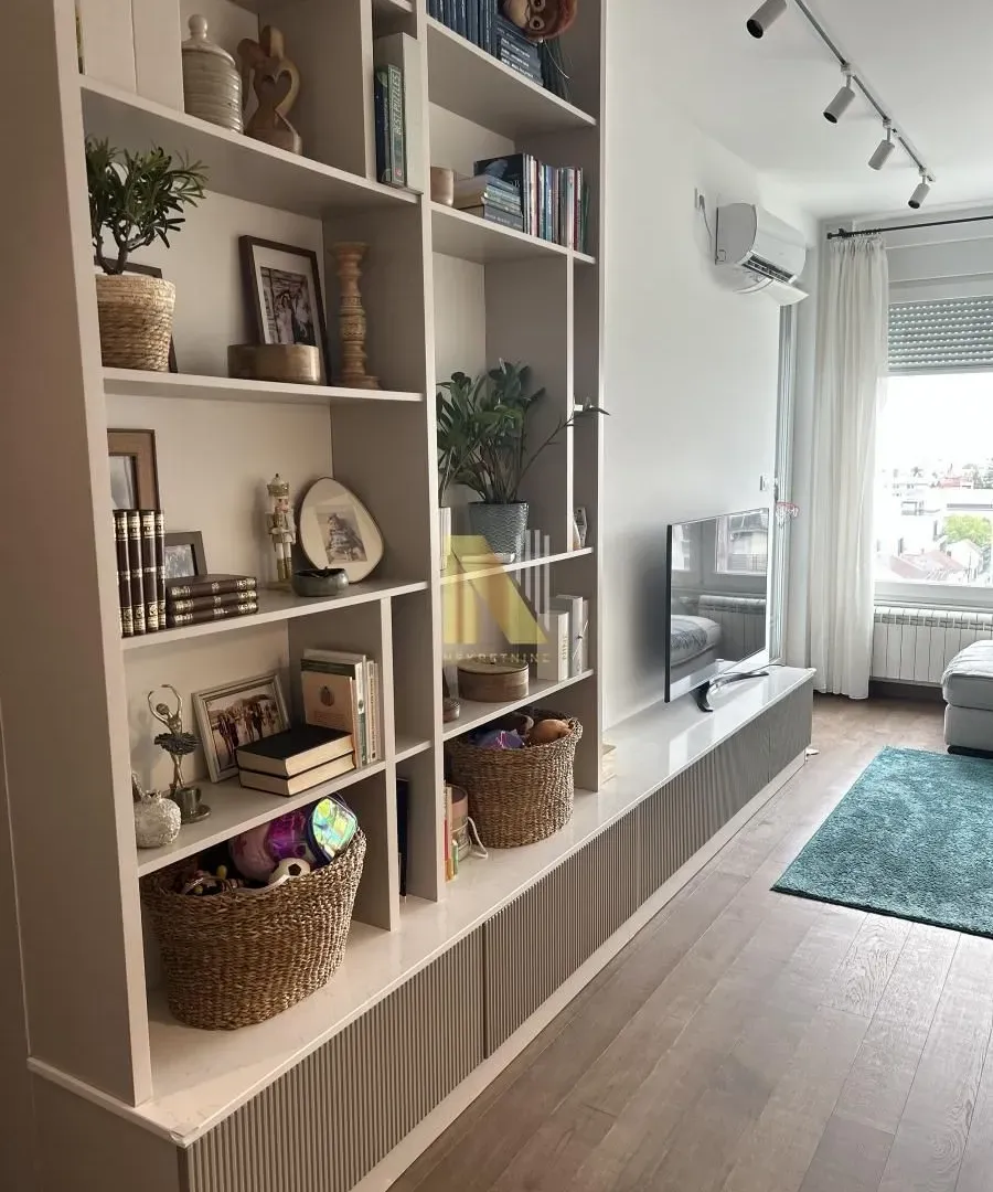 Prodaja, trosoban stan, 67m², Adamovićevo Naselje, Novi Sad Sve Podlokacije