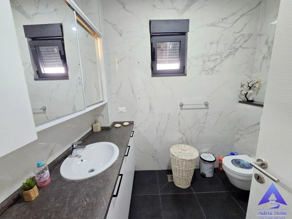 Prodaja, dvosoban stan, 80m², Mažina, Tivat