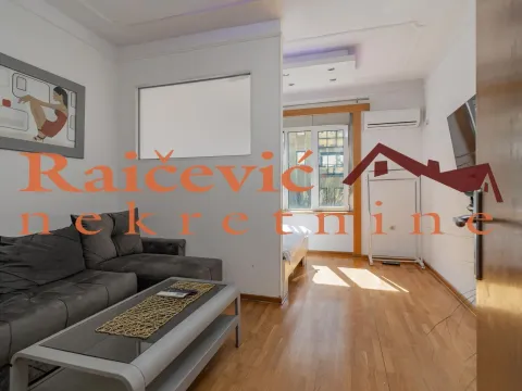 Prodaja, jednosoban stan, 40m², Centar, Stara Pazova - image 2