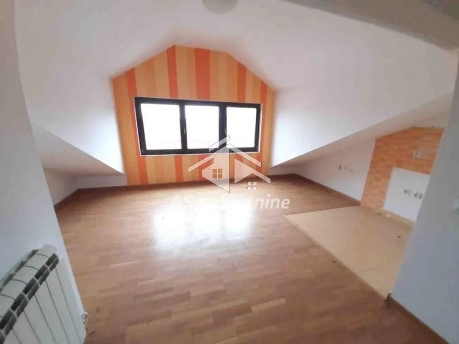 Izdavanje, kuća, 220m², Savski Venac, Beograd