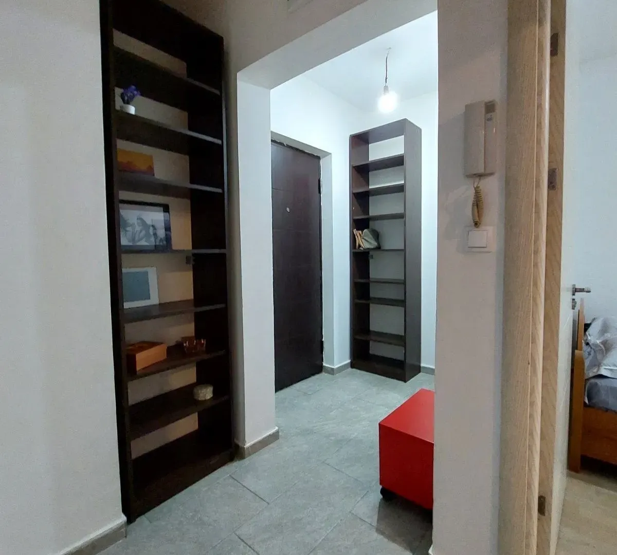 Izdavanje, dvosoban stan, 50m², Bar, Crna Gora