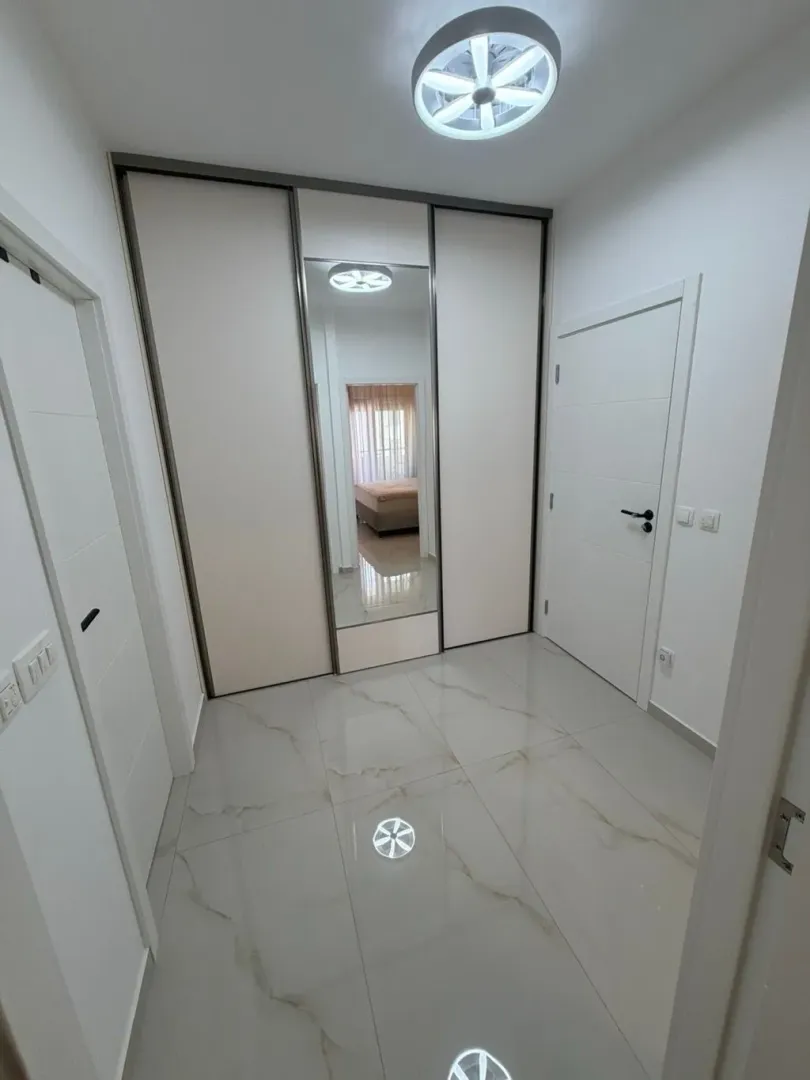 Prodaja, dvosoban stan, 70m², Centar, Bar