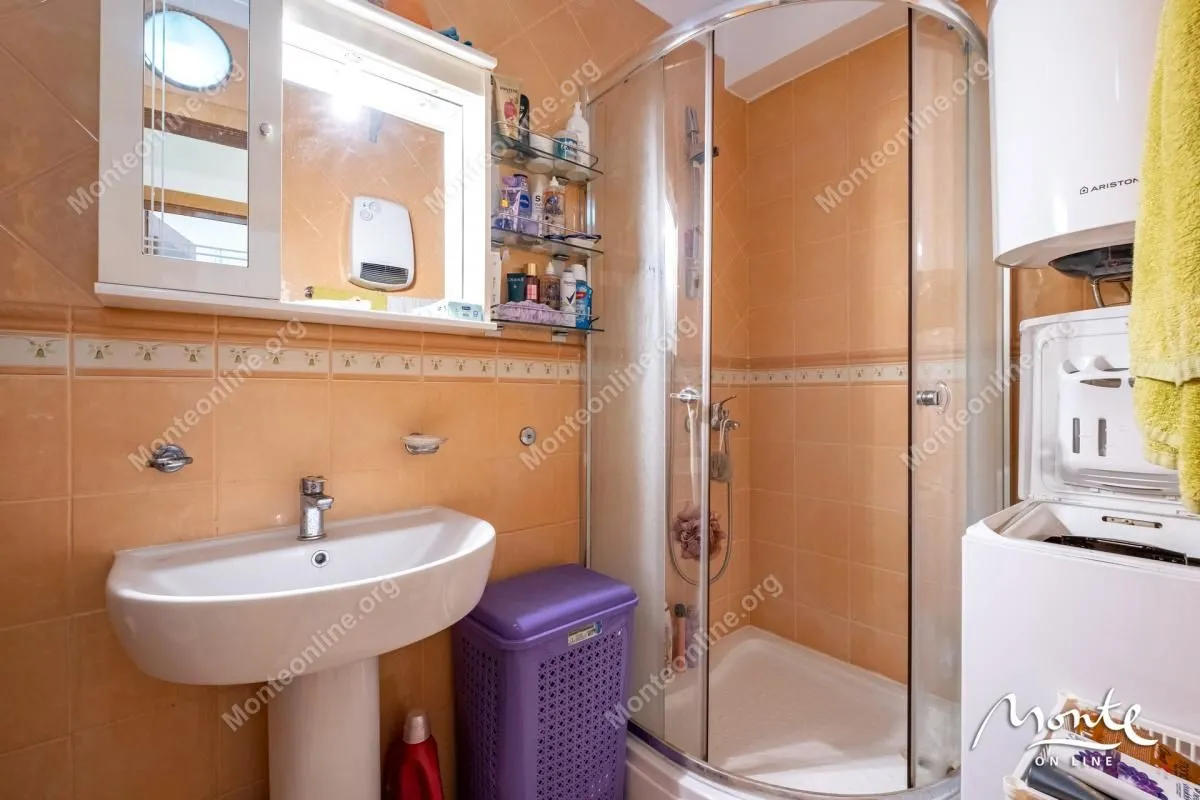 Prodaja, dvosoban stan, 72m², Kamenari, Herceg Novi