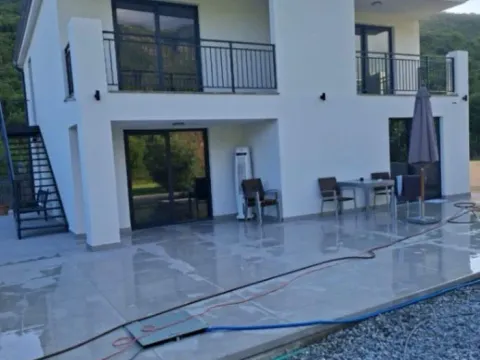 Prodaja, kuća, 160m², Lastva Grbaljska, Kotor